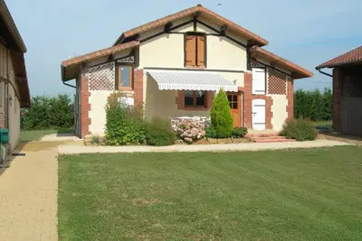 Image de . Au cœur d'une ferme équine. Résidez dans un gîte de 70 m. avec piscine.