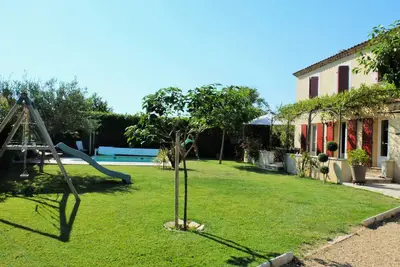 Image de Villa provençale avec piscine entre Avignon et St Remy de Provence