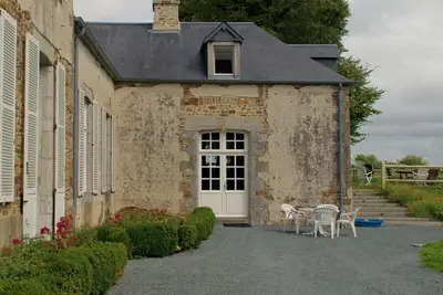 Image de Dépendance chateau normand 6 km de la mer