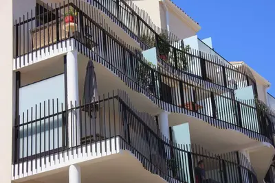 Image de T2 résid. standing, 2 terrasses, vue mer, park. couvert, wifi, 2' du port classé 3 ⭐