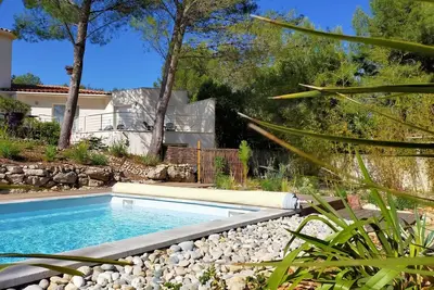 Image de Studio d'hôtes les libellules, parking et piscine