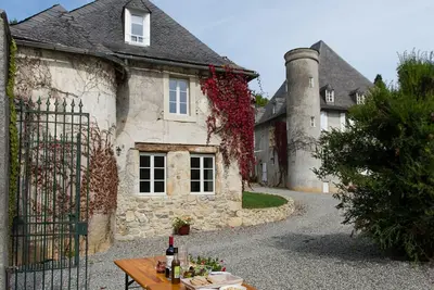Image de Gîte ★★★★ au coeur des Pyrénées, dans le parc d'un Château