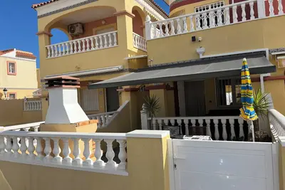 Image de Villa climatisée 2 chambres à Orihuela Costa la zenia Cabo Roig avec piscine