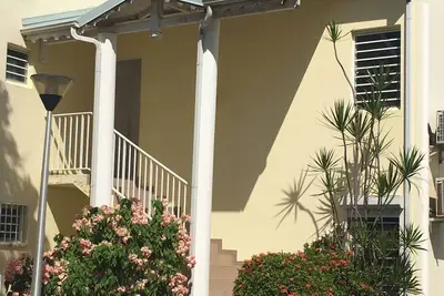 Image de Appartement T2 climatisé à st Francois, dans résidence sécurisée.