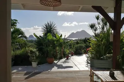 Image de Studio vue mer sur le rocher et la baie du Diamant
