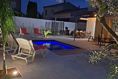 Image de A 4 Kms de la mer, Villa très agréable (avec piscine) dans quartier résidentiel