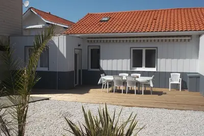 Agréable maison mitoyenne de type 4 située dans le centre-ville proximité plage