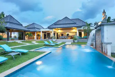 Image de Rawai Superbe villa 5 chambres 5 sdb piscine