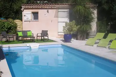 Image de Provence/Var/Studio/piscine /jardin /clim/wifi