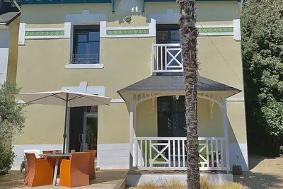 Image de Maison classée à 100 m de la plage de Monsieur Hulot et à 50 m des commerces