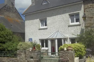 Image de Charmante maison familiale au bord du lac et proche mer