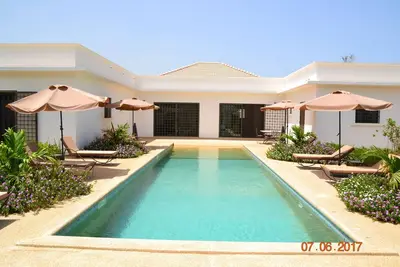 Image de Villa de charme 5 chambres, 4 sdb avec piscine et magnifique jardin tropical.