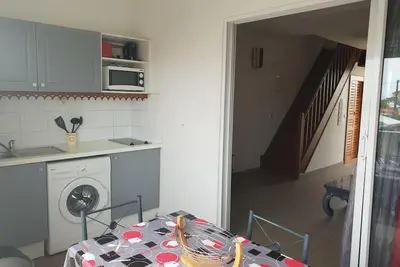 Image de Appartement T2 Duplex climatisé proche marina
