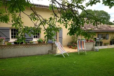 Image de maison de campagne        près de Bordeaux  st emilion  sarlat. . . grand jardin