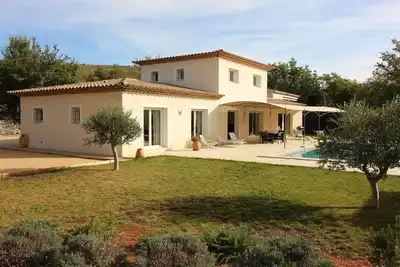 Image de Villa provencale avec piscine et terrain 1400m2