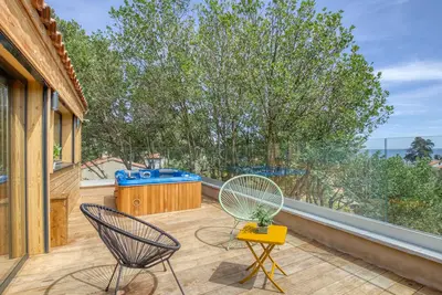 Image de Maison en bord de mer avec jaccuzzi