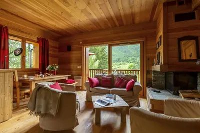 Image de La Cabane de Serre-Chevalier, dans un esprit chalet, commune de Le Monêtier-les-Bains