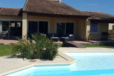 Image de Villa \"la Crau\" Piscine Ă Sel Sur 2500m2 De Jardin