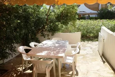 Image de Studio grande terrasse Ă 2 minutes Ă pied de la plage