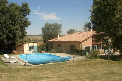 Image de Grande ferme rénovée avec piscine dans le sud-ouest de la France