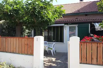 Image de Maisonnette Avec Parking Et Jardin A 150m De La Plage