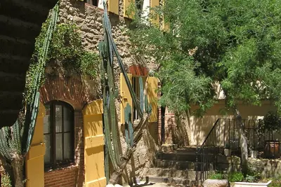 Image de Gîte de caractère (Granados) dans un beau mas primé, entre Céret et Collioure