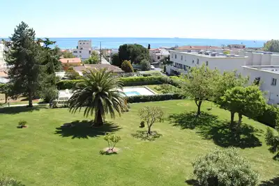 Image de Appartement T2 refait Ă neuf, Piscine, vue mer.