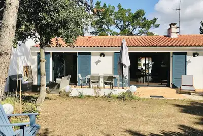 Image de Maison rénovée de 100m2 au calme 3 chambres et à 5 minutes de la plage