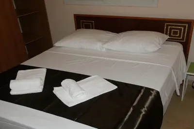 Image de <br> Maisons de 3 chambres, au rez de chaussé vu piscine