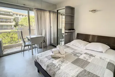 Image de Petit studio tout confort à proximité de la Croisette