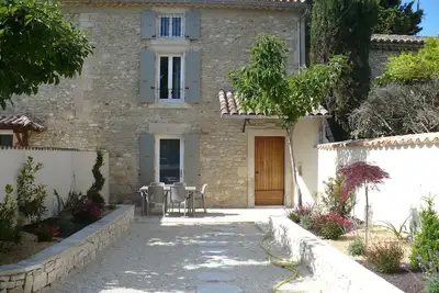 Image de Gîte au coeur des chênes truffiers, lavandes et vignes