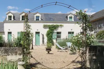 Image de Gîte de charme dans propriété du XIXème au milieu d'un parc boisé à Saumur