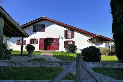 Image de BaskoParadis I Eco-Gite I Cachet ferme basque I Lit180 I Terrasse I Vue I Jardin