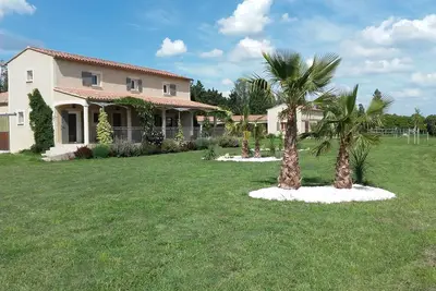 Image de Villa da Palmeira avec piscine et climatisation entre Alpilles et Montagnette