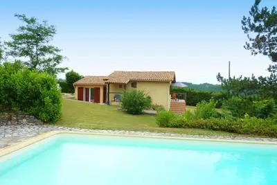 Image de Maison avec piscine privée