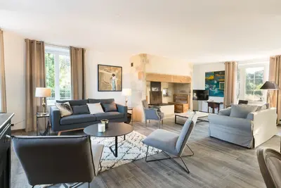 Image de Grande maison de campagne avec Spa accessible aux personnes handicapées