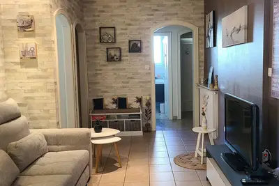 Image de les Gites du Pâtissier locations en centre ville calme entourée jardin\/terrasse