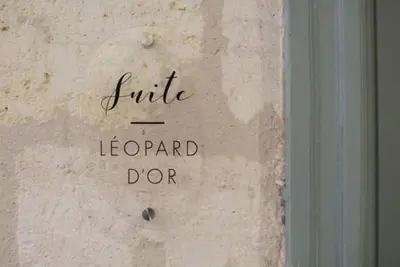 Image de Suite de charme Léopard d'Or.