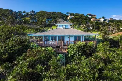Image de Maison en bord de mer, terrasse à 360 ° sur la rive sud de West Bay.