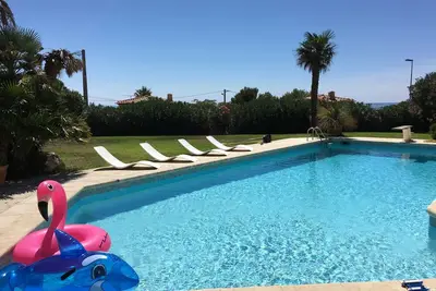 Image de Villa spacieuse avec vue mer