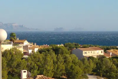 Image de Villa vue mer, 4 min à pied de la plage, piscine et climatisation