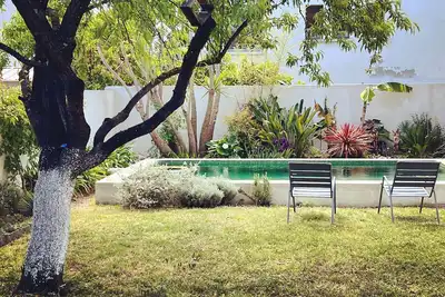 Image de Maison piscine et jardin, le calme à 2 pas du centre-ville