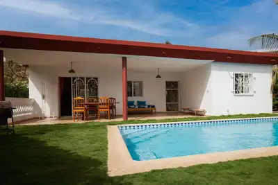 Image de Villa Jacaranda – 470m², Un Havre de Paix à Saly