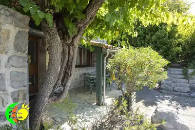 Image de Gîte en pierres, piscines, aire de jeux, village de gites clos et arboré