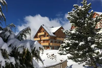 Image de Bel appartement avec balcon dans chalet 4* proche des pistes et centre station