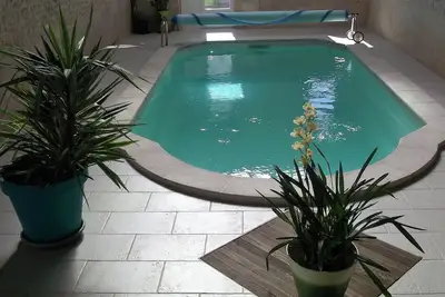 Image de Saintonge Romane Piscine intérieur chauffée