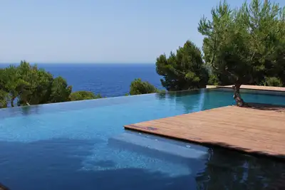 Image de Maison avec magnifique vue mer dans un domaine privé