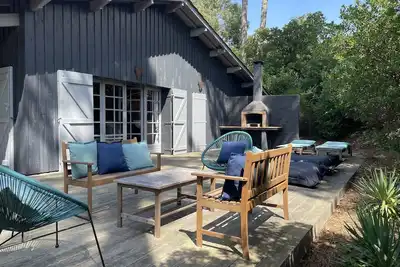 Image de Pura Vida: Détente et charme absolu sur le bassin