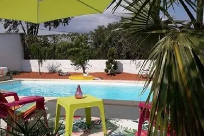 Image de maison plain-pied, piscine, jardin aménagé 20 mn de la mer, 15 mn de l'Espagne