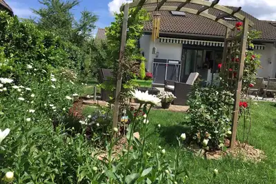 Image de Maison de 140m² avec son jardin fleuri et 2 chats à Annecy